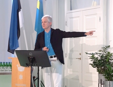 Kaur Lass, pointing out the benefits of mental wellness 10/2021. Photo: Wellness Orbit